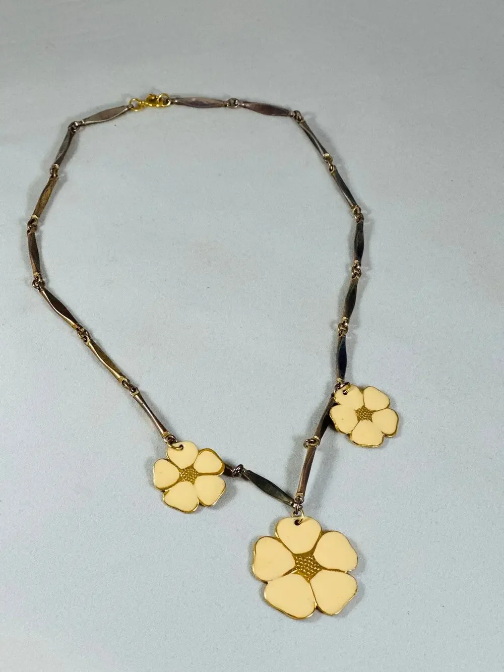 Vintage Unsigned Enamel Flower Station Necklace 17